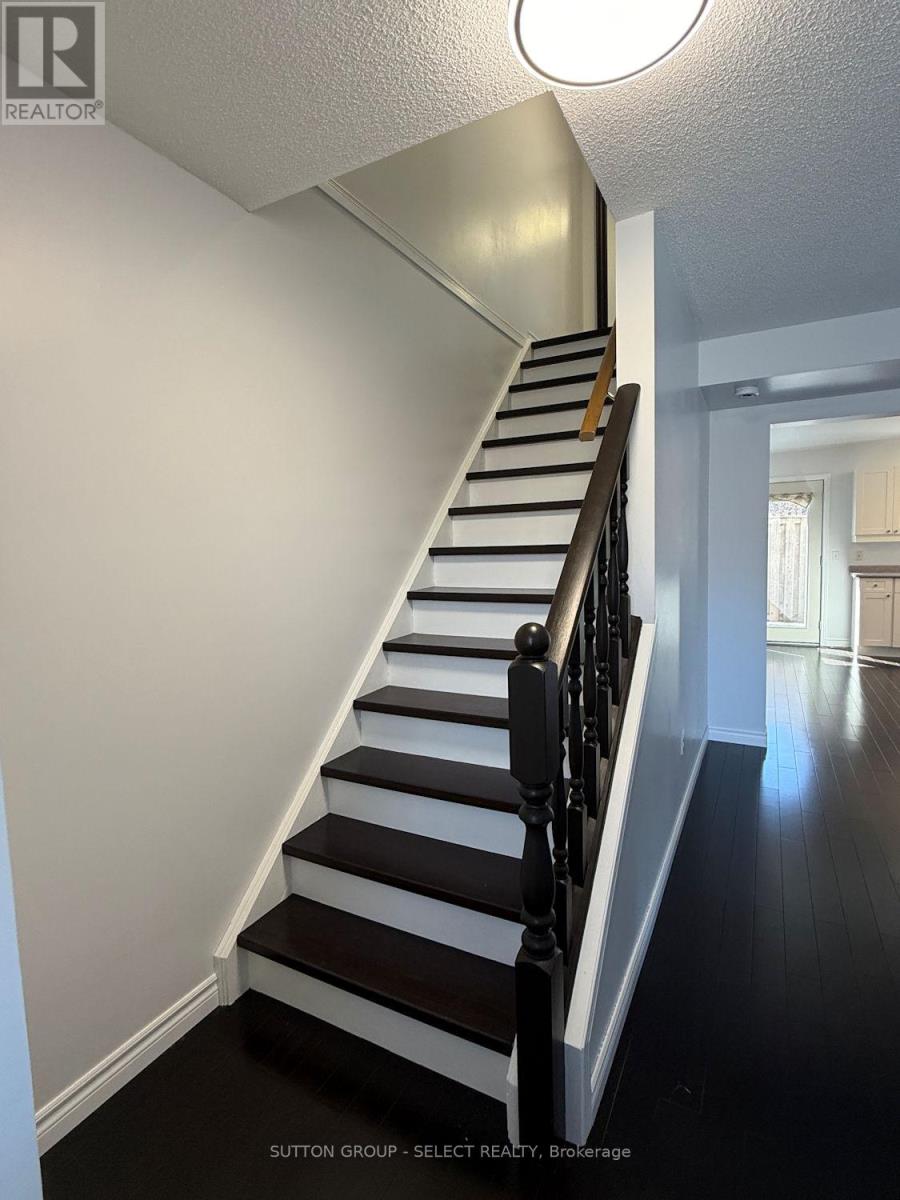 48 - 50 Chapman Court, London North, Ontario  N6G 5E1 - Photo 2 - X12856616