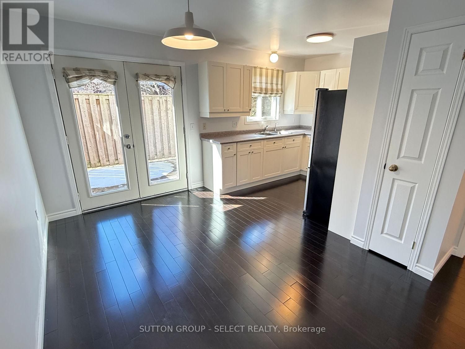 48 - 50 Chapman Court, London North, Ontario  N6G 5E1 - Photo 6 - X12856616