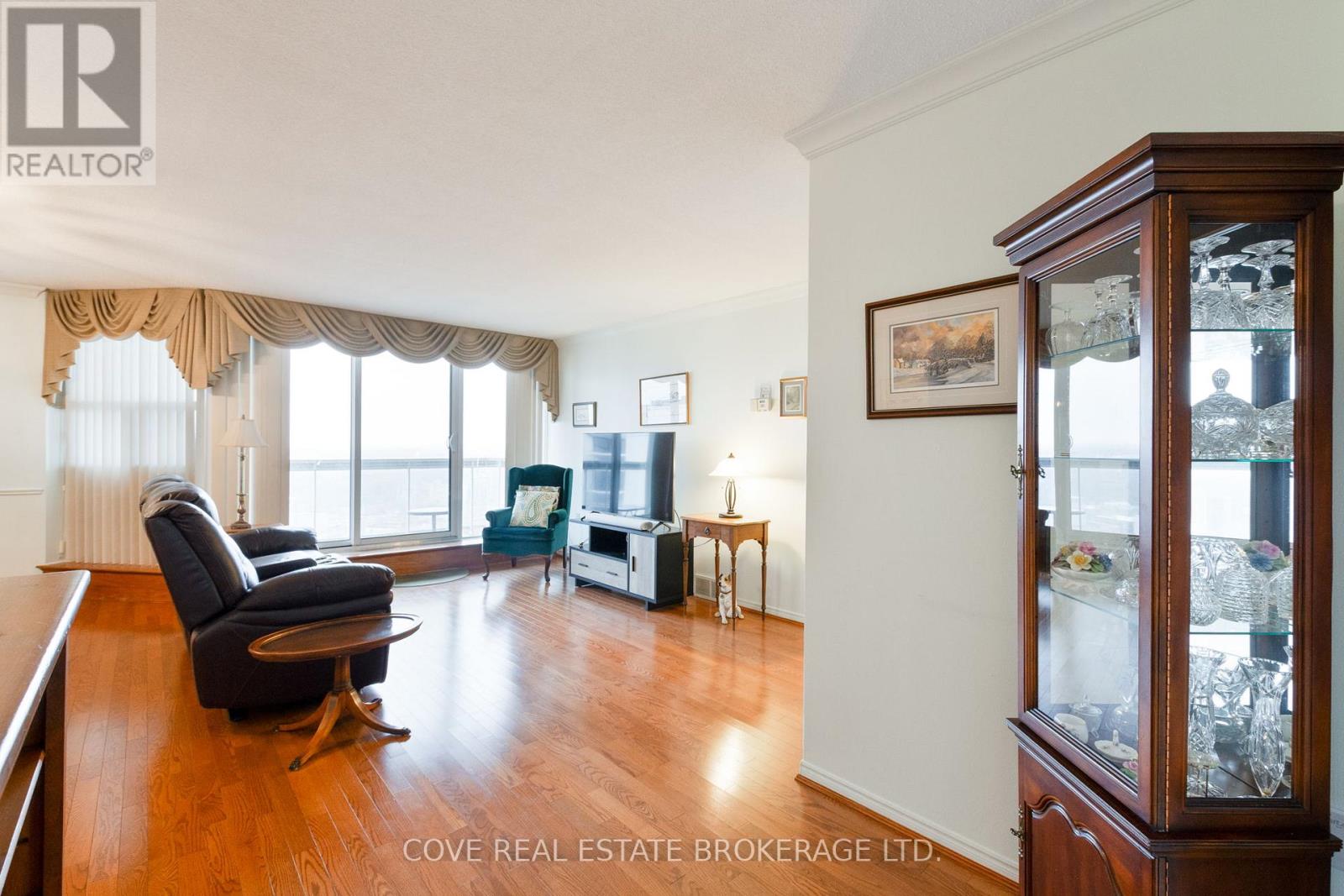 2704 - 323 Colborne Street, London East, Ontario  N6B 3N8 - Photo 7 - X12856730