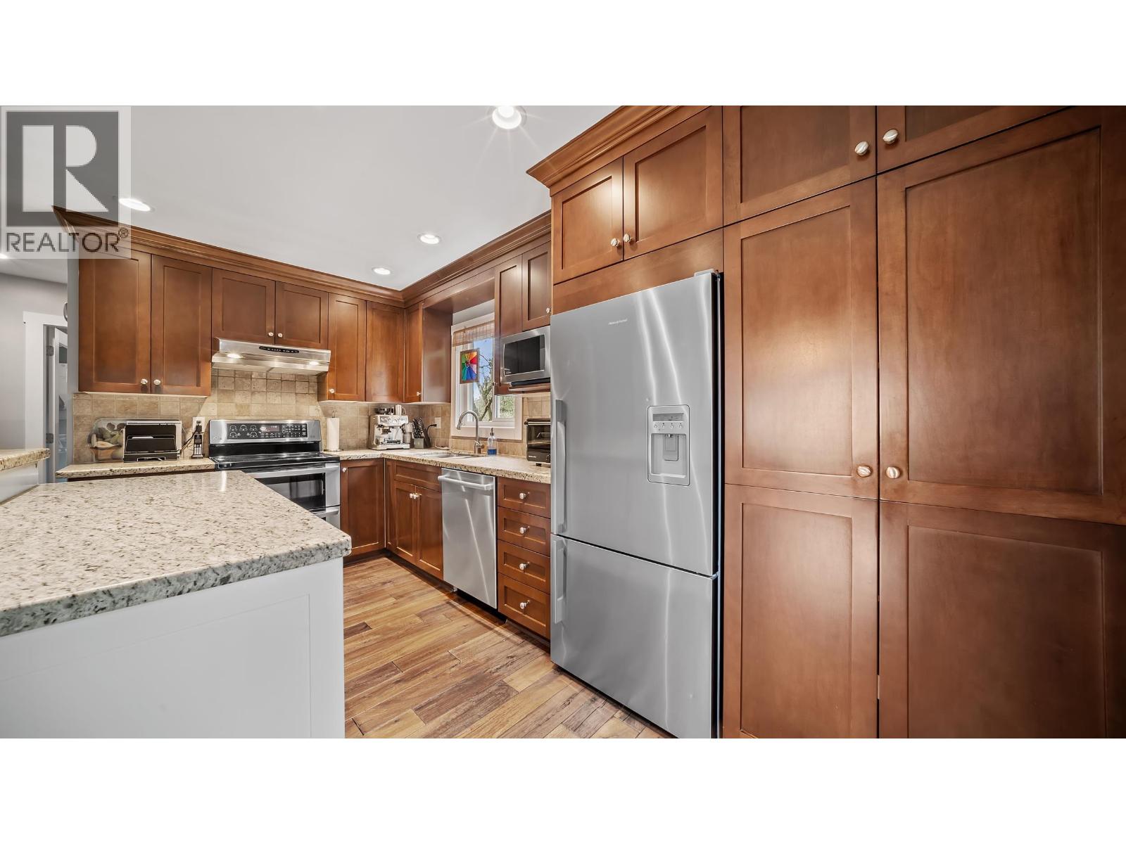 5503 Brookdale Court, Burnaby, British Columbia  V5B 2C6 - Photo 8 - R3094766