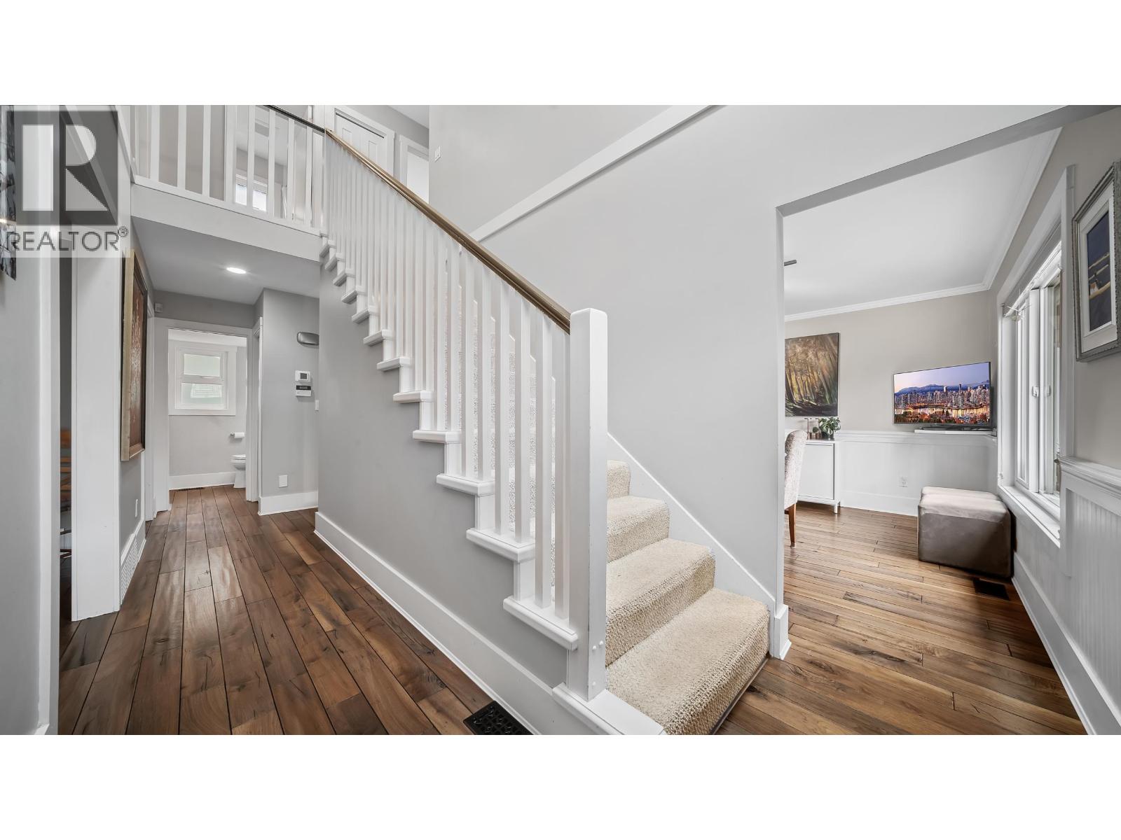 5503 Brookdale Court, Burnaby, British Columbia  V5B 2C6 - Photo 3 - R3094766