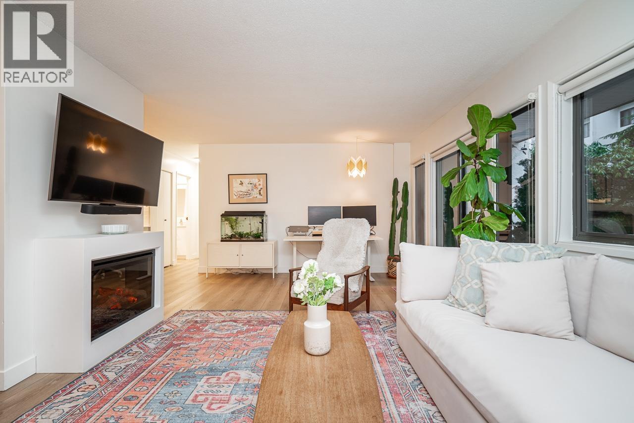 4 7363 Montecito Drive, Burnaby, British Columbia  V5A 1R4 - Photo 4 - R3096755