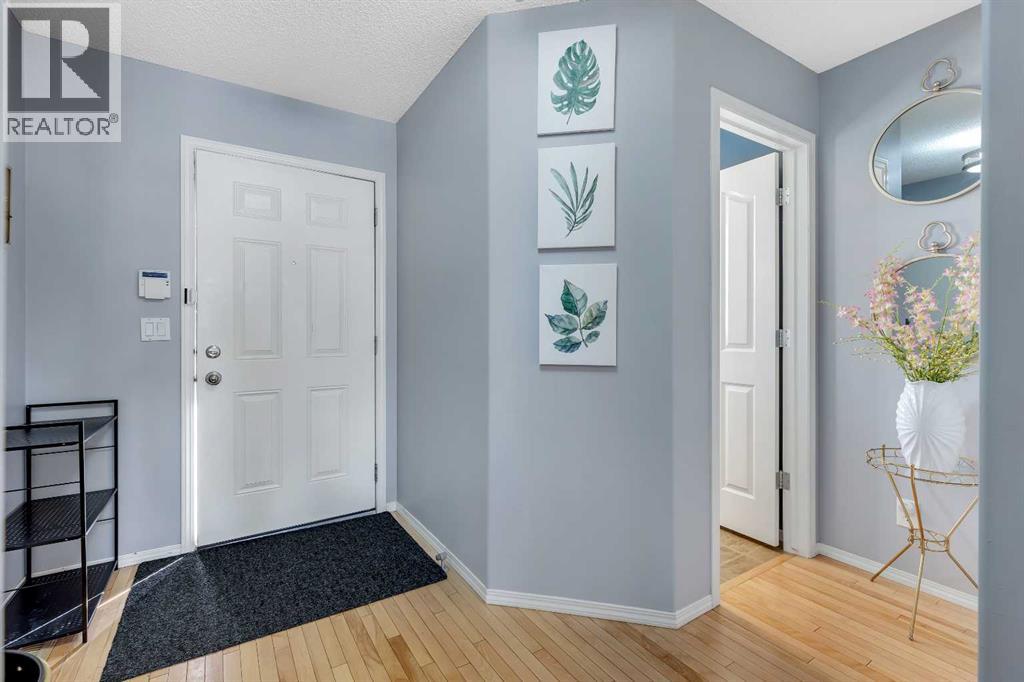 12 Cranberry Green Se, Calgary, Alberta  T3M 1L5 - Photo 4 - A2291234