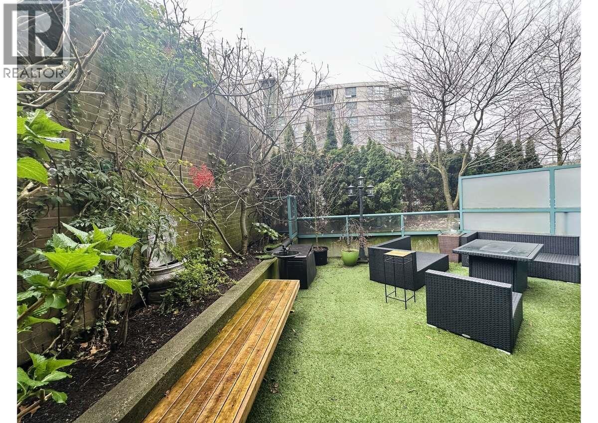 202 1033 Marinaside Crescent, Vancouver, British Columbia  V6Z 3A3 - Photo 2 - R3074656