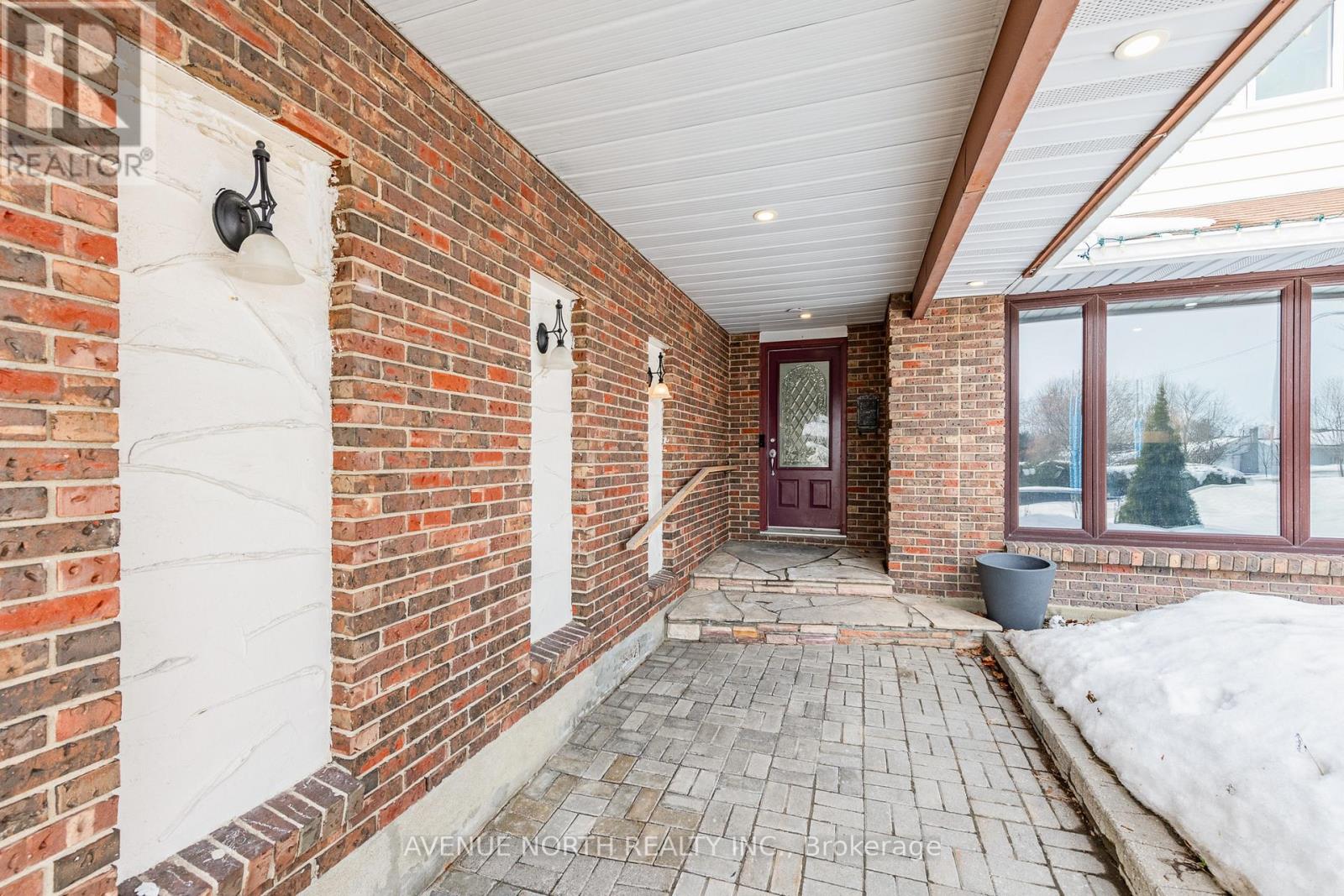 2007 Tawney Road, Ottawa, Ontario  K1G 1B5 - Photo 3 - X12856650