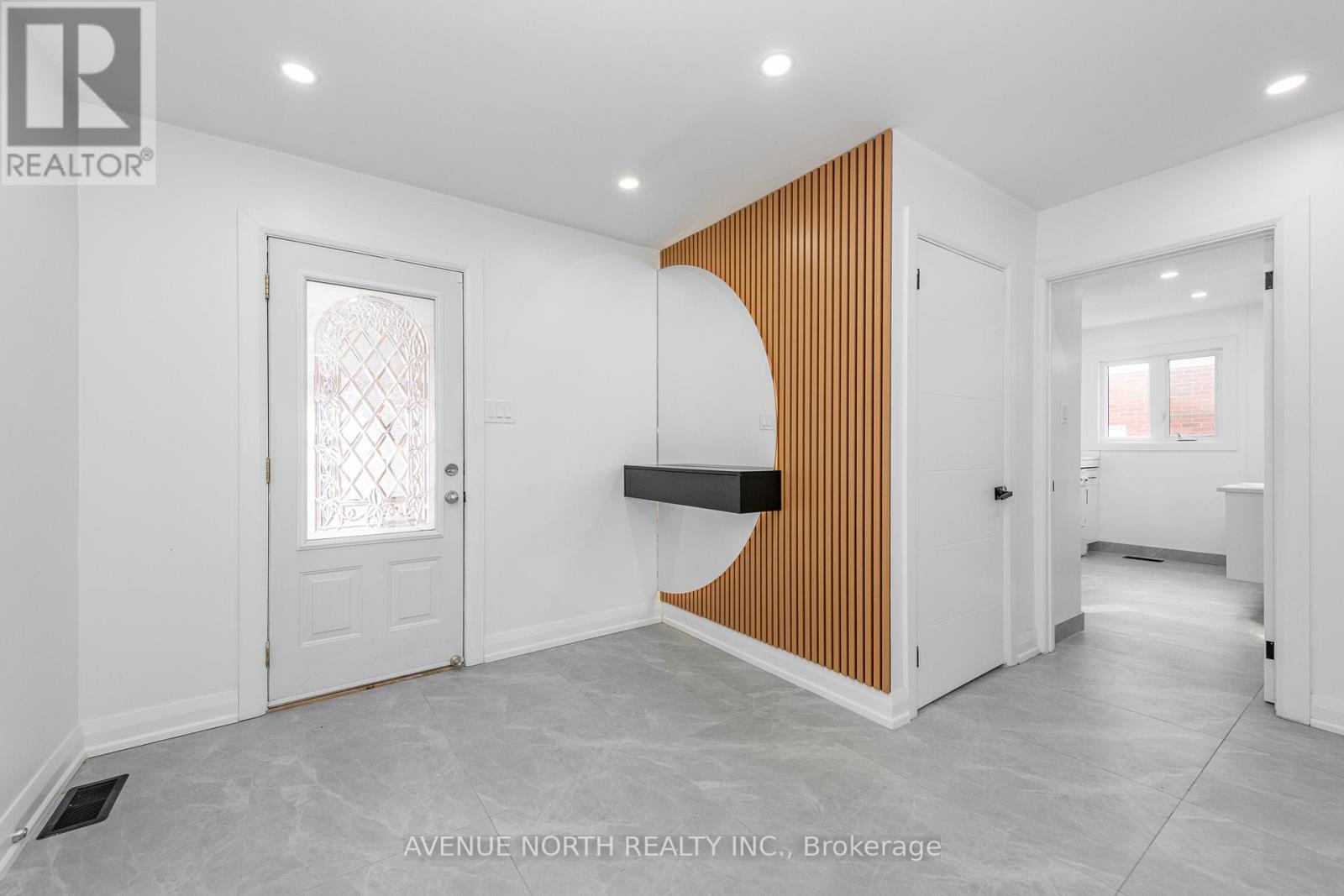 2007 Tawney Road, Ottawa, Ontario  K1G 1B5 - Photo 4 - X12856650