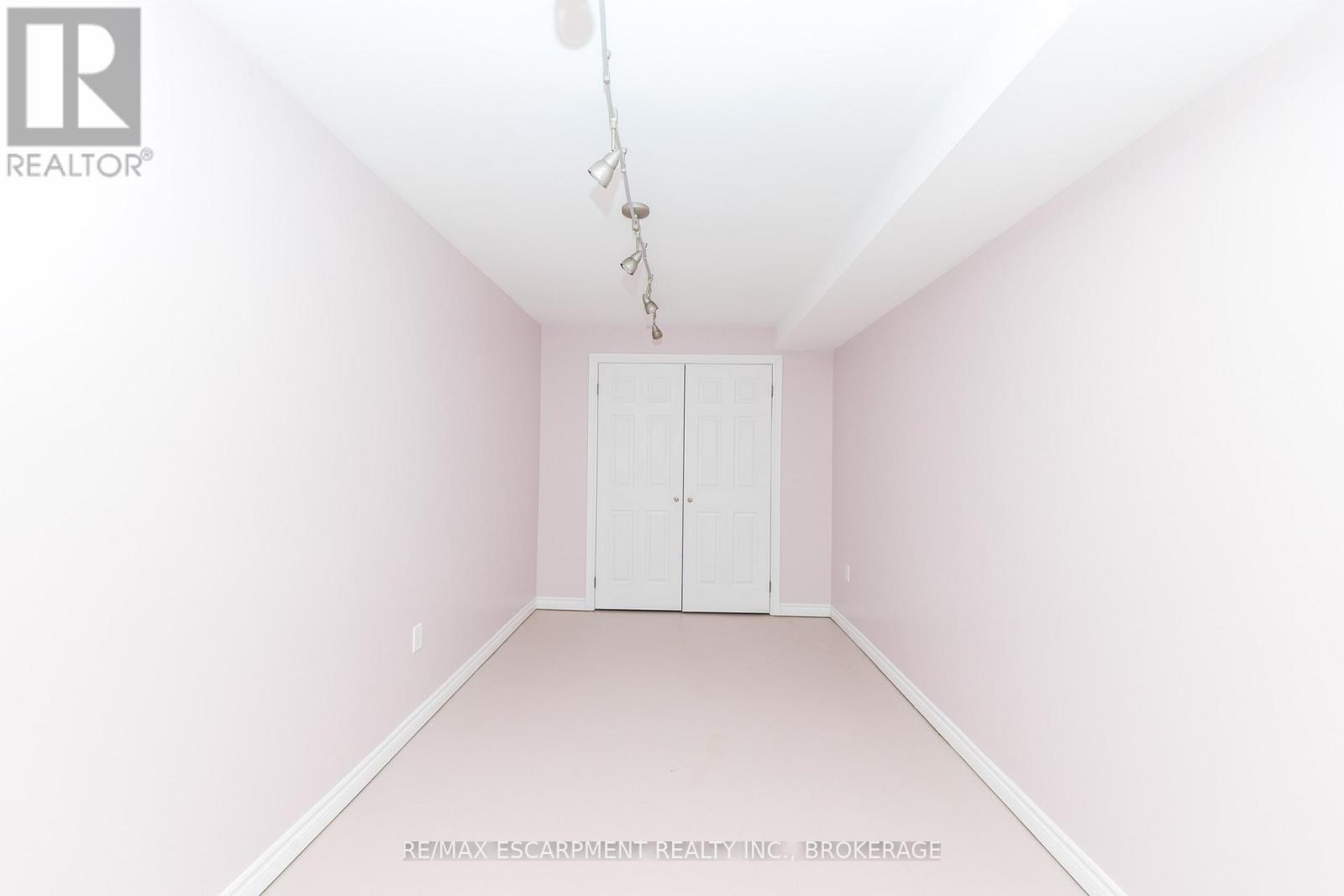 1 Sunnydale Court, West Lincoln (Smithville), Ontario  L0R 2A0 - Photo 20 - X12856750