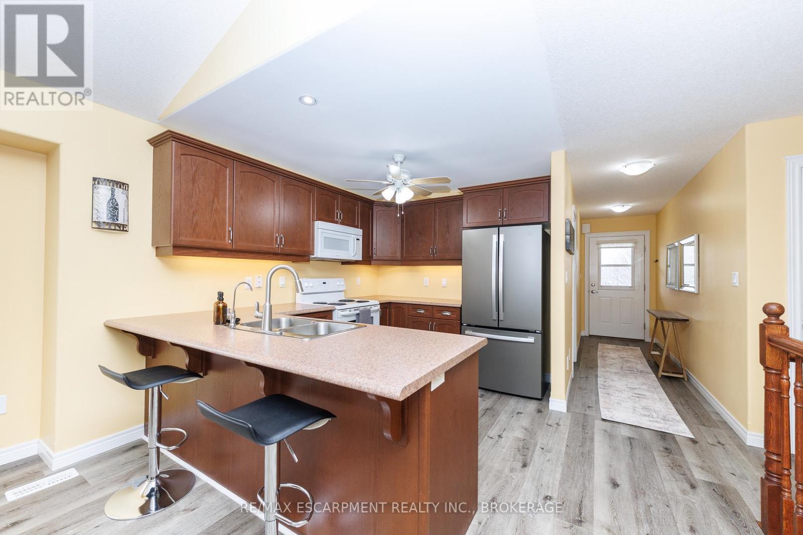 1 Sunnydale Court, West Lincoln (Smithville), Ontario  L0R 2A0 - Photo 8 - X12856750