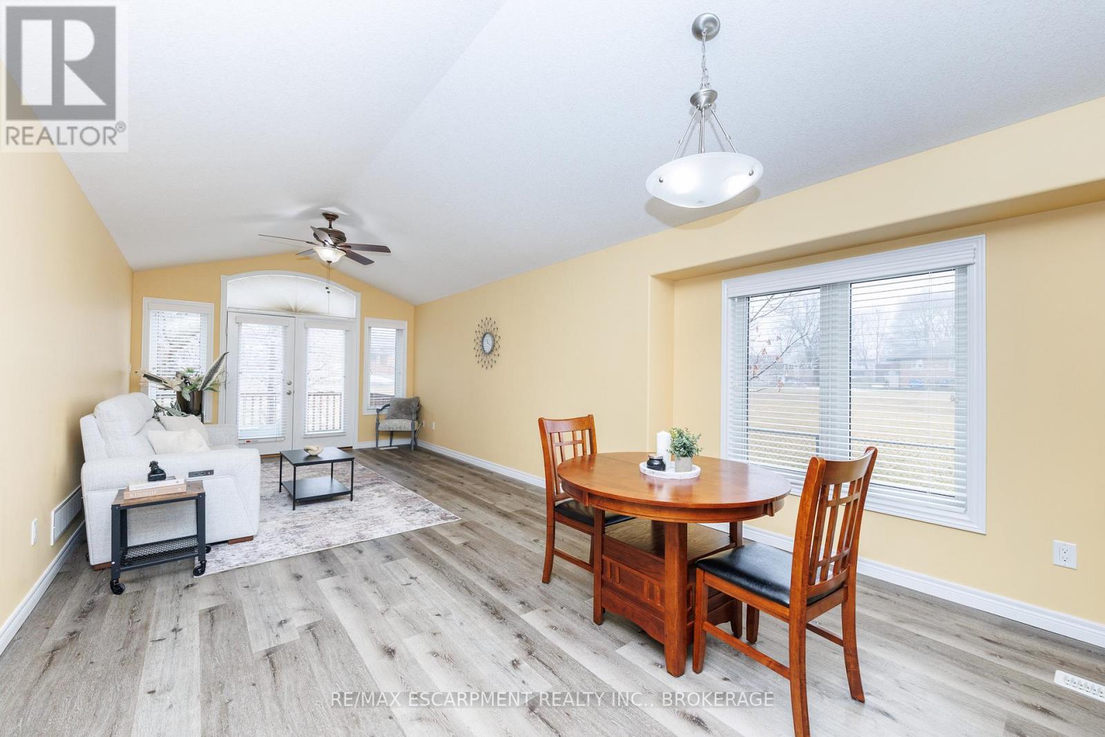 1 Sunnydale Court, West Lincoln (Smithville), Ontario  L0R 2A0 - Photo 9 - X12856750