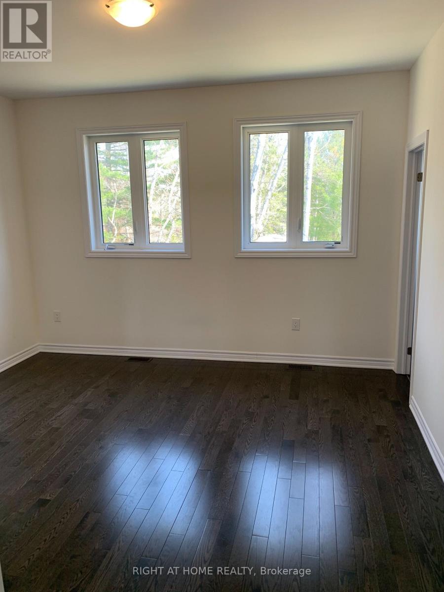 39 Farwell Avenue, Wasaga Beach, Ontario  L9Z 0H3 - Photo 12 - S12852712