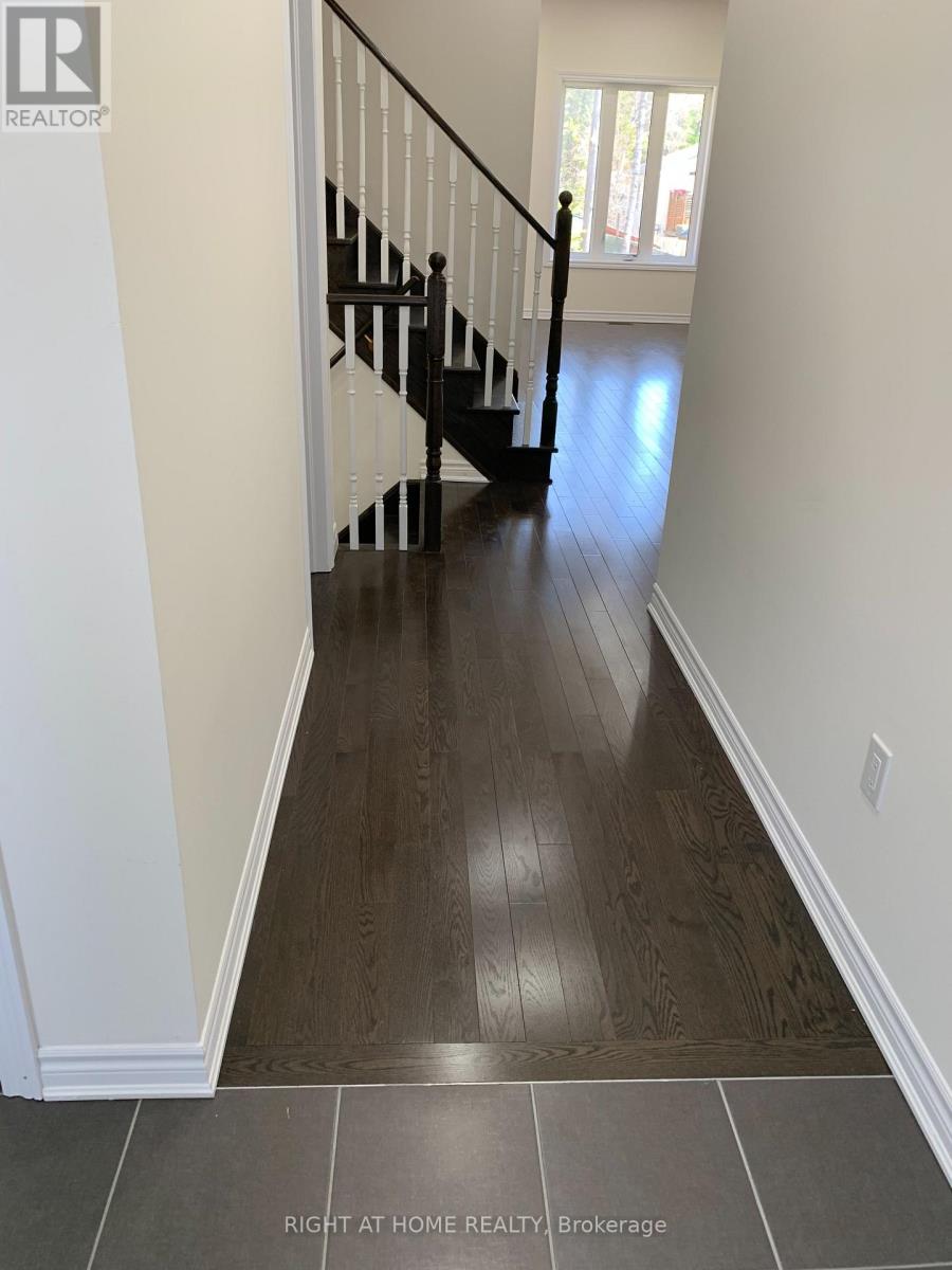 39 Farwell Avenue, Wasaga Beach, Ontario  L9Z 0H3 - Photo 5 - S12852712