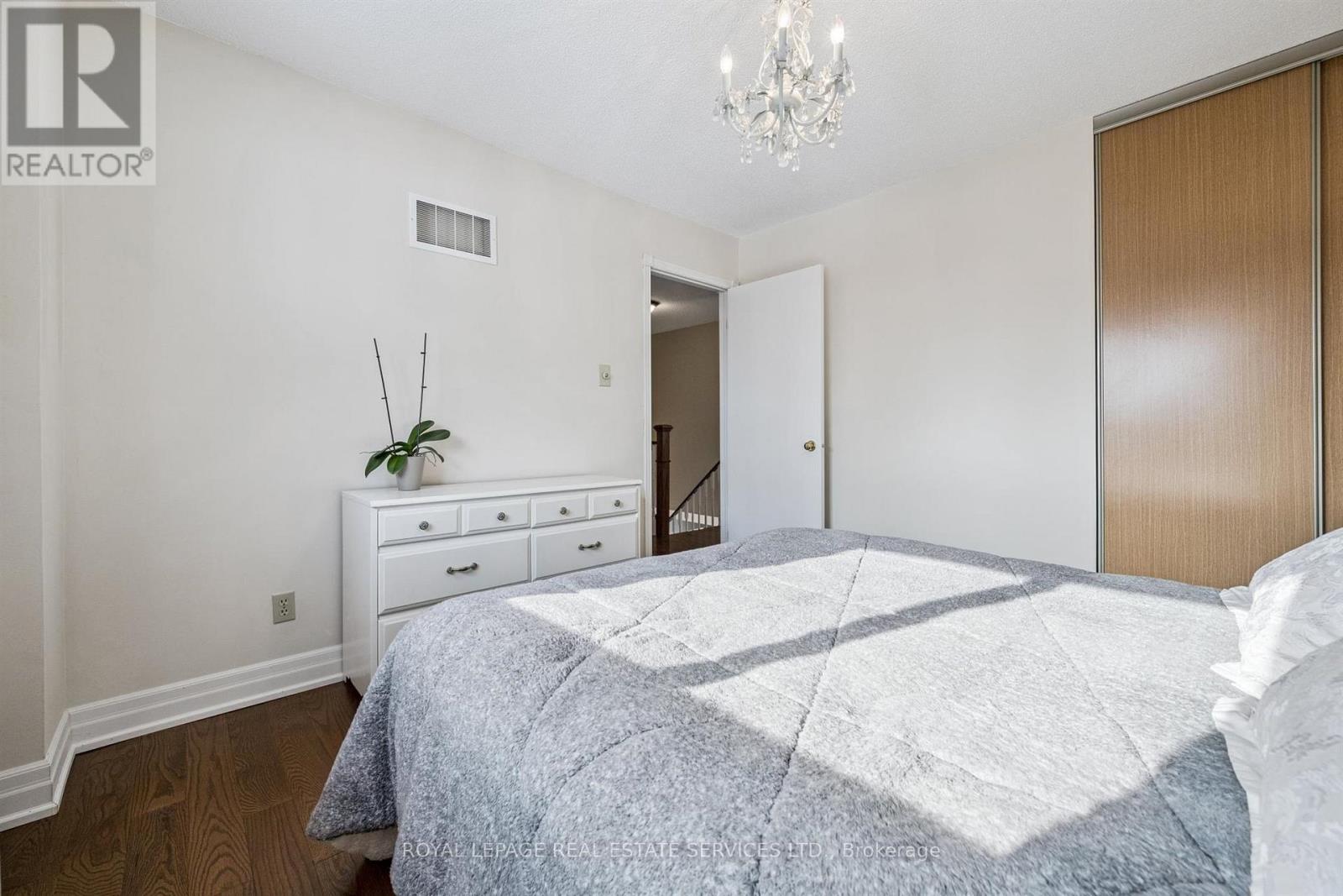 236 O'donoghue Avenue, Oakville, Ontario  L6H 3W6 - Photo 25 - W12742876