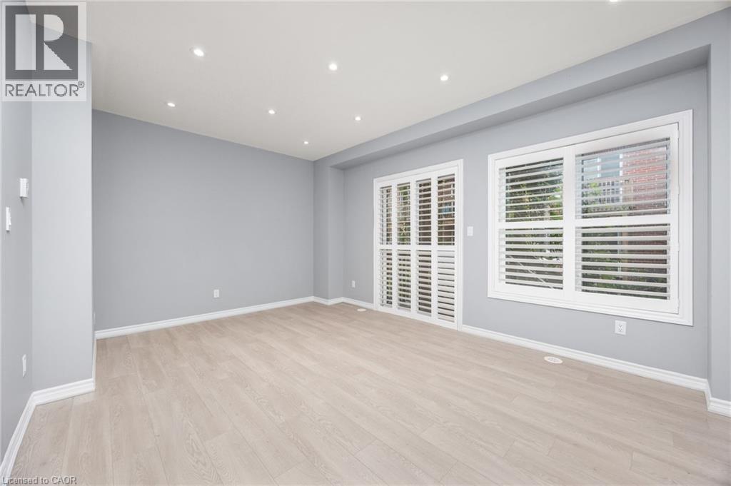 91 Borers Creek Circle, Waterdown, Ontario  L8B 1W3 - Photo 2 - 40804434