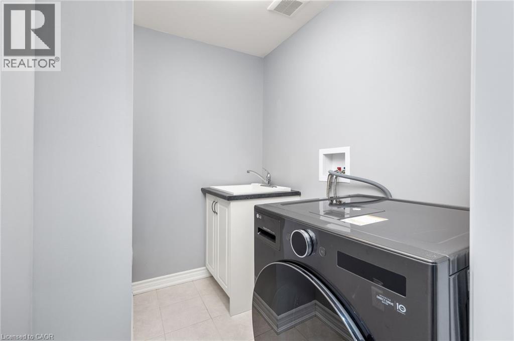 91 Borers Creek Circle, Waterdown, Ontario  L8B 1W3 - Photo 25 - 40804434