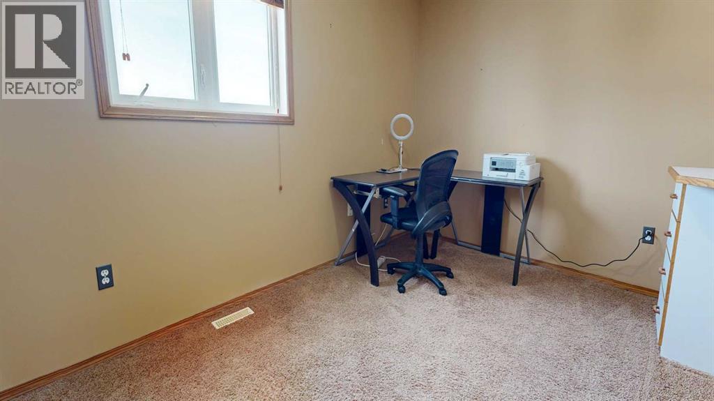 9203 96 Avenue, Sexsmith, Alberta  T0H 3C0 - Photo 14 - A2289489