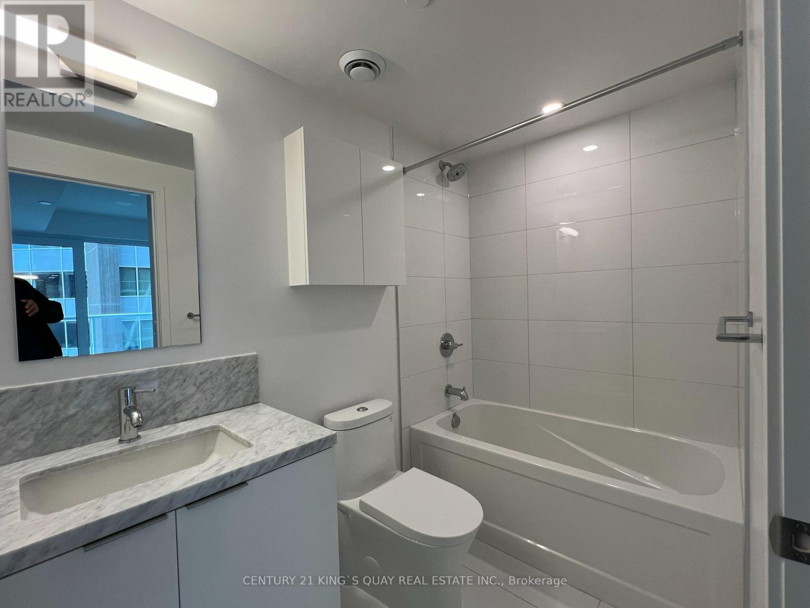 1126 - 230 Simcoe Street, Toronto, Ontario  M5T 0G7 - Photo 6 - C12856538