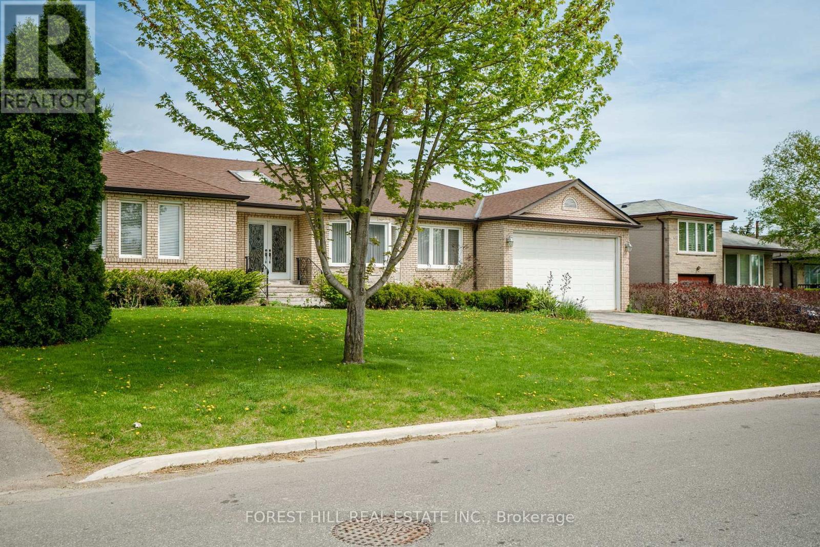 244 Waterloo Avenue, Toronto, Ontario  M3H 3Z4 - Photo 2 - C12856540