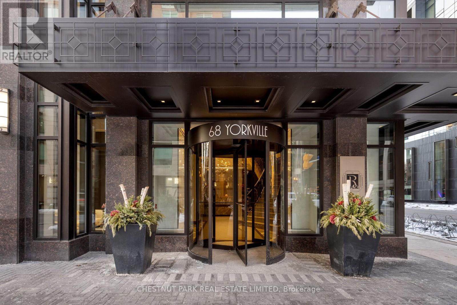 1601 - 68 Yorkville Avenue, Toronto, Ontario  M5R 3V7 - Photo 3 - C12856604