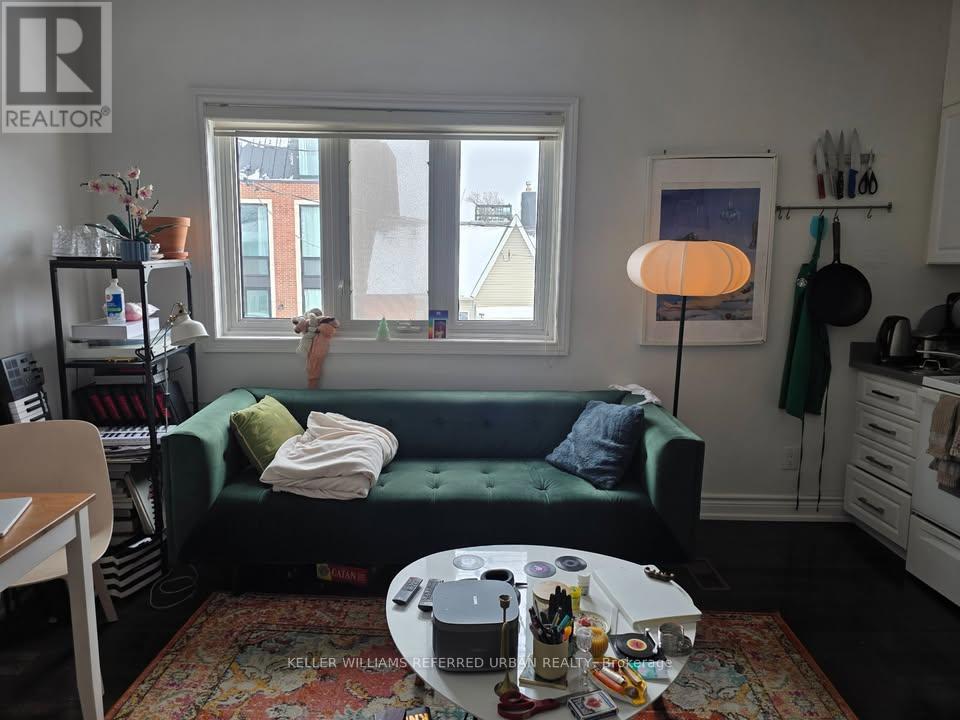 Upper - 18 Palmerston Avenue, Toronto, Ontario  M6J 2H7 - Photo 2 - C12856624