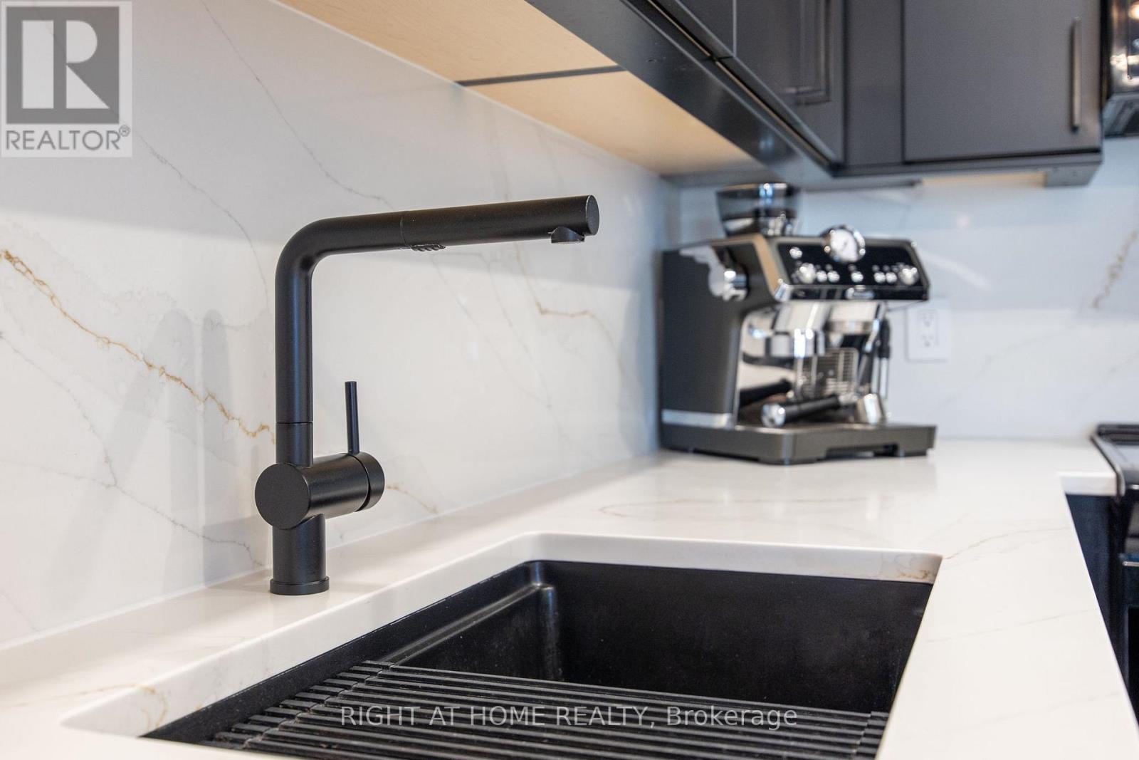 4304 - 43 Sudbury Street, Toronto, Ontario  M6J 3W6 - Photo 11 - C12856676