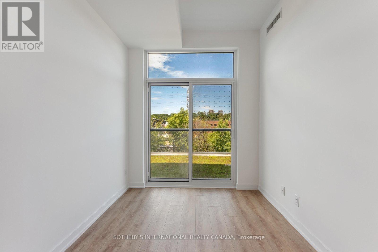 310 - 500 Dupont Street, Toronto, Ontario  M6G 1Y7 - Photo 6 - C12856682