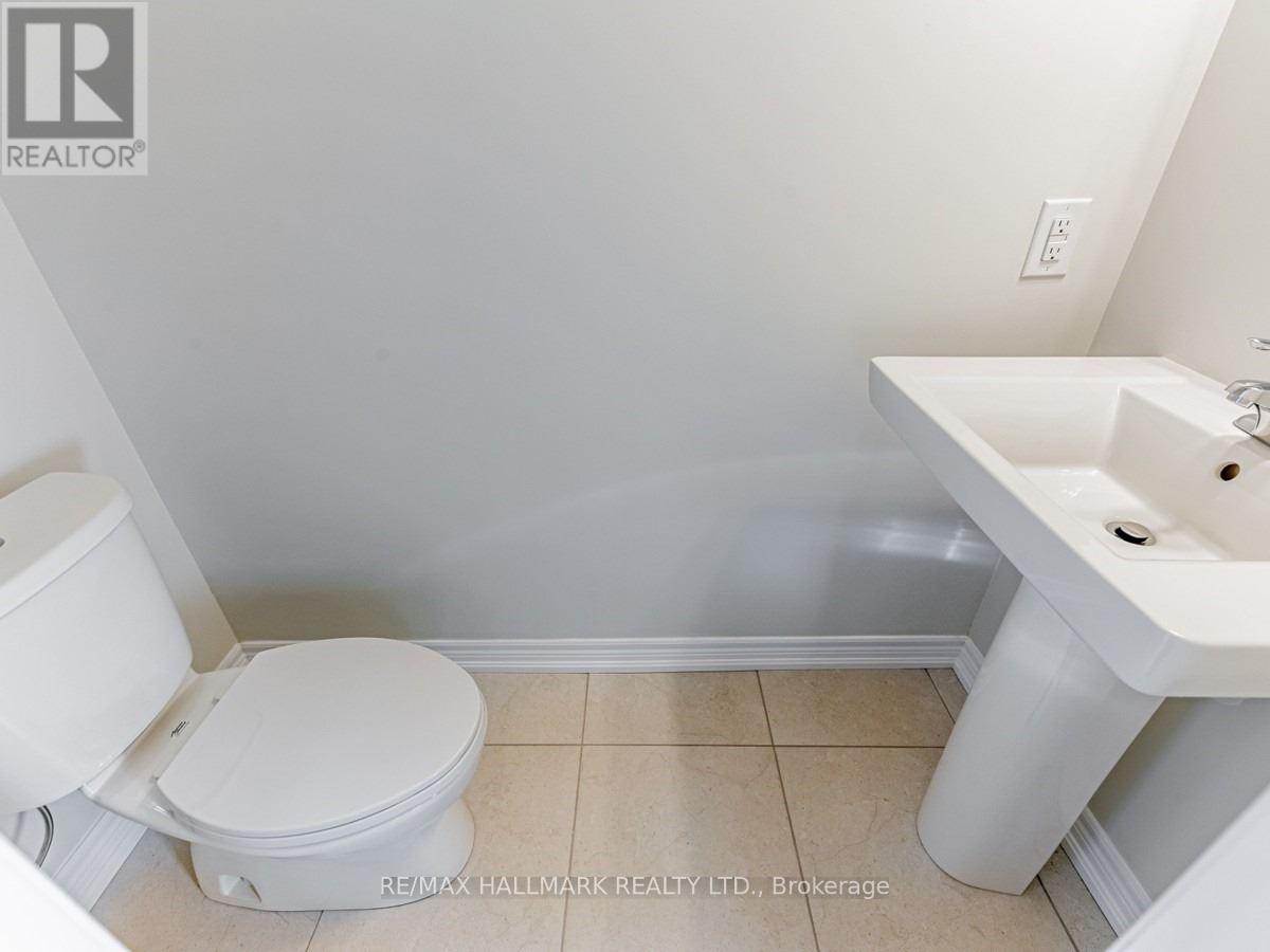 43 Gillivary Drive, Whitby, Ontario  L1P 0C9 - Photo 11 - E12856590