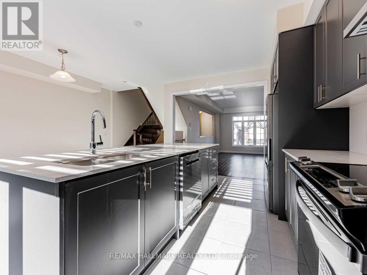 43 Gillivary Drive, Whitby, Ontario  L1P 0C9 - Photo 6 - E12856590