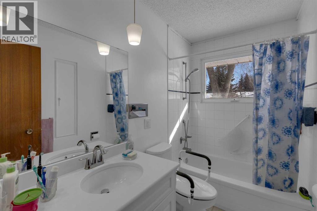 9628 Palisan Place Sw, Calgary, Alberta  T2V 3S9 - Photo 18 - A2287456