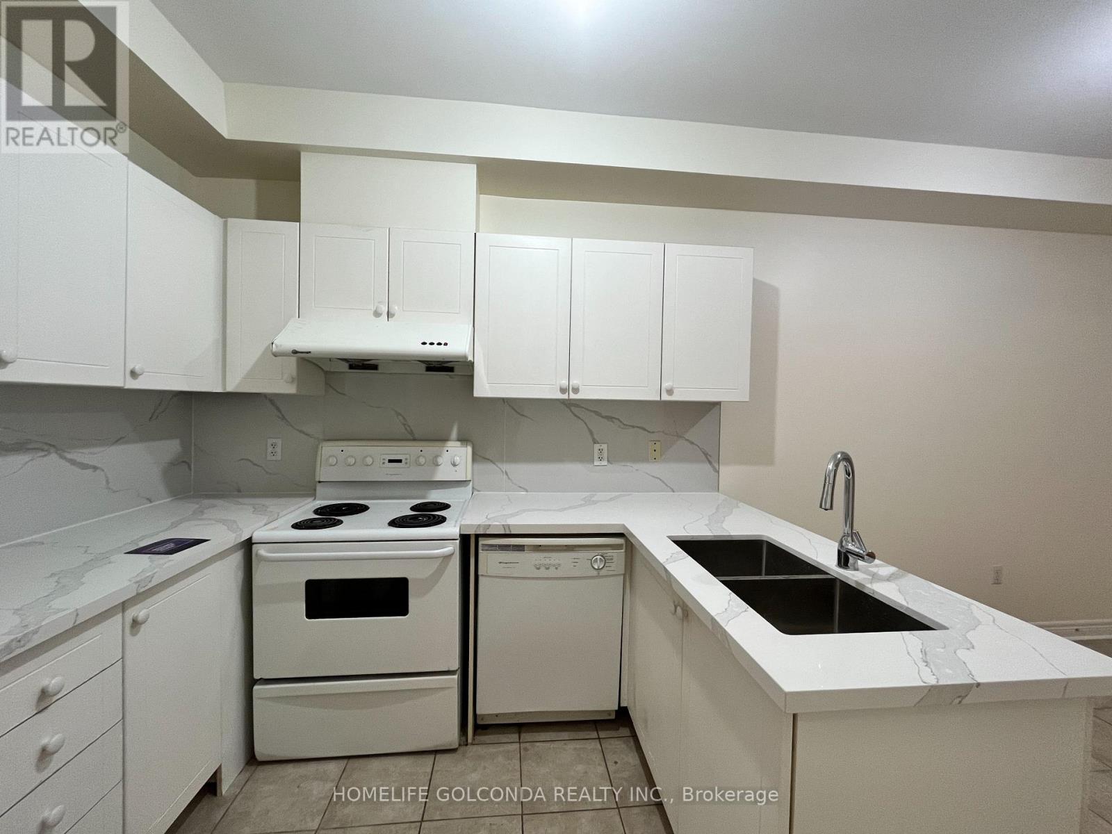 471 South Unionville Avenue, Markham (Village Green-South Unionville), Ontario  L3R 5G8 - Photo 10 - N12856528