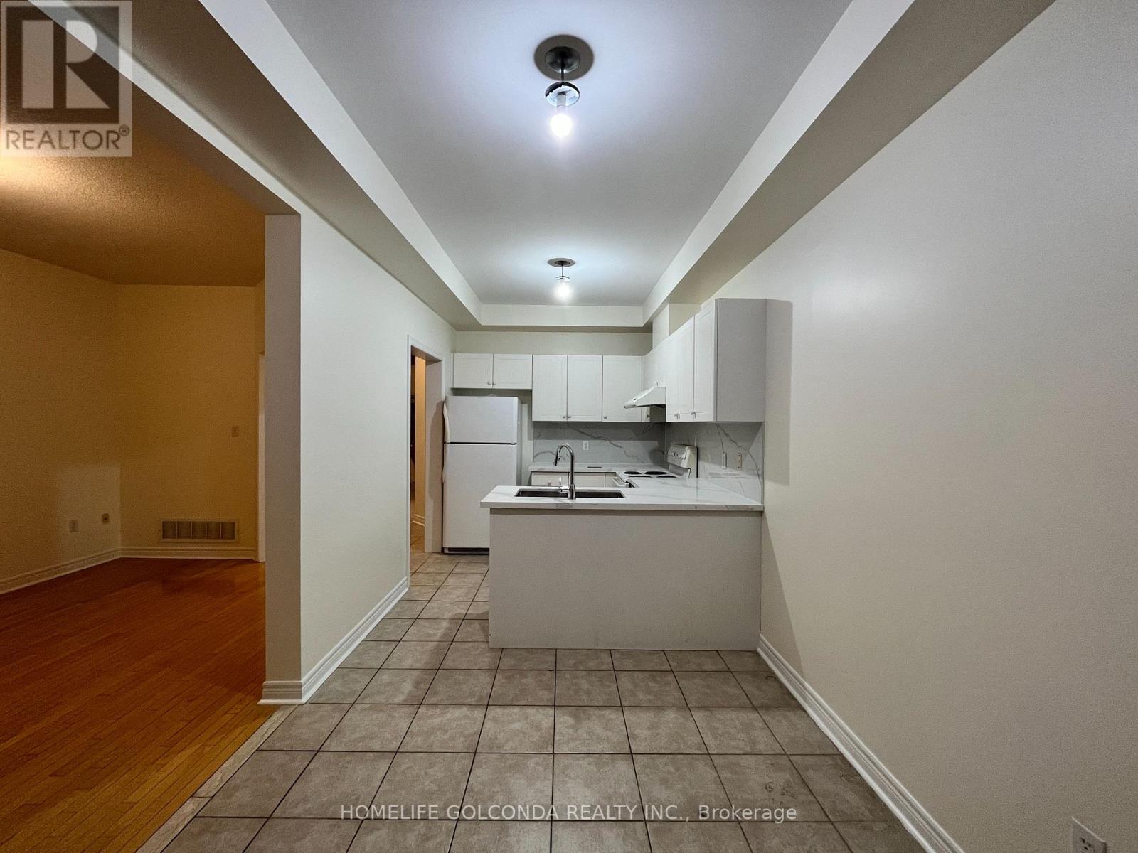 471 South Unionville Avenue, Markham (Village Green-South Unionville), Ontario  L3R 5G8 - Photo 9 - N12856528