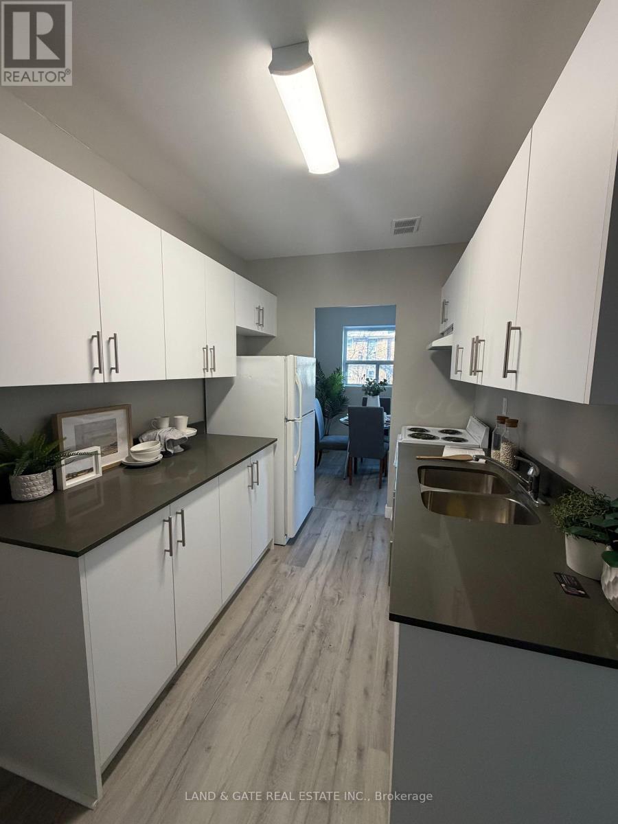 111 - 330 Gibb Street, Oshawa (Vanier), Ontario  L1J 1Z2 - Photo 4 - E12819402