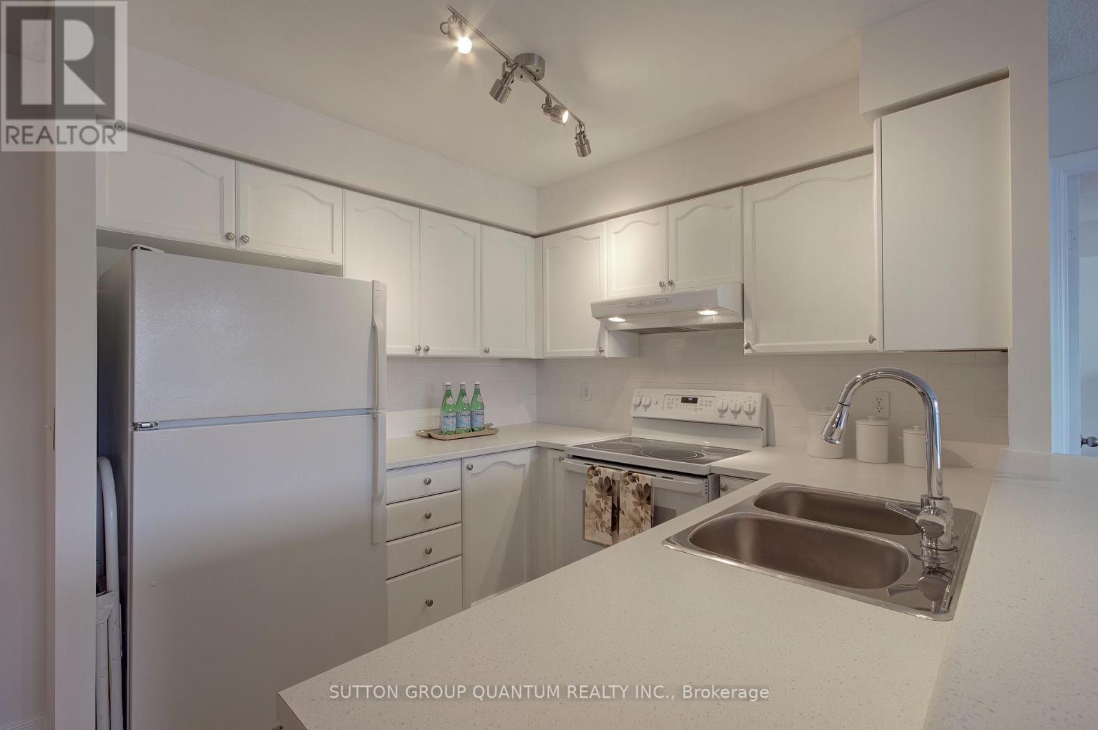 301 - 2545 Erin Centre Boulevard, Mississauga, Ontario  L5M 6Z9 - Photo 13 - W12852300