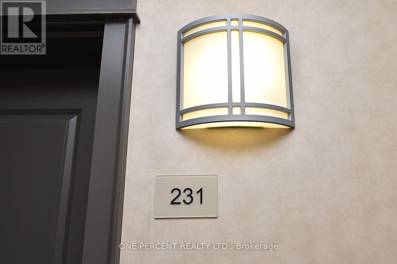 231 - 5317 Upper Middle Road, Burlington, Ontario  L7L 0G8 - Photo 3 - W12856608