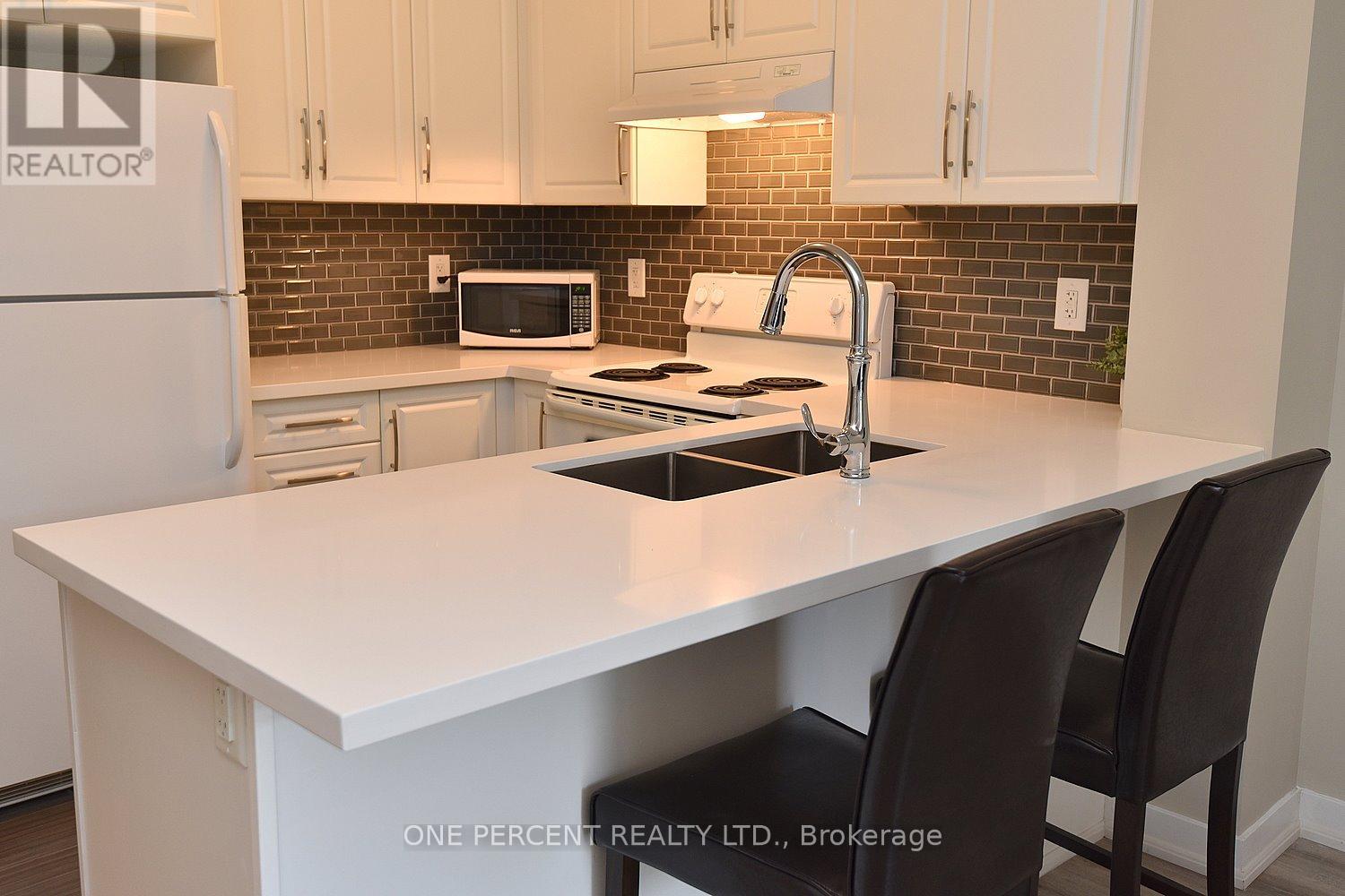 231 - 5317 Upper Middle Road, Burlington, Ontario  L7L 0G8 - Photo 5 - W12856608