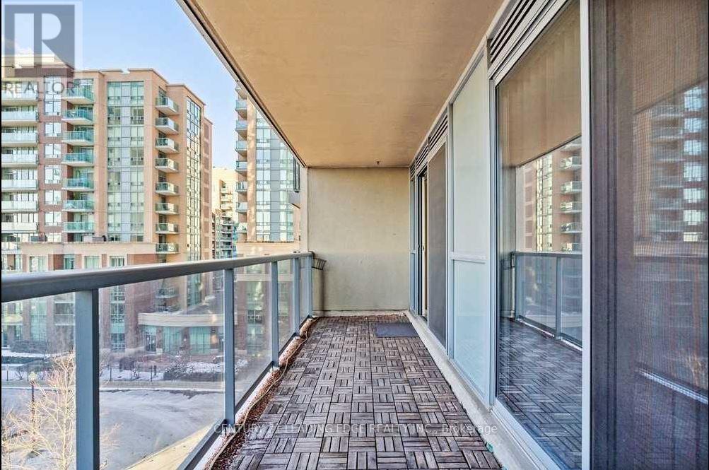 505 - 5 Michael Power Place, Toronto (Islington-City Centre West), Ontario  M9A 0A3 - Photo 6 - W12856630