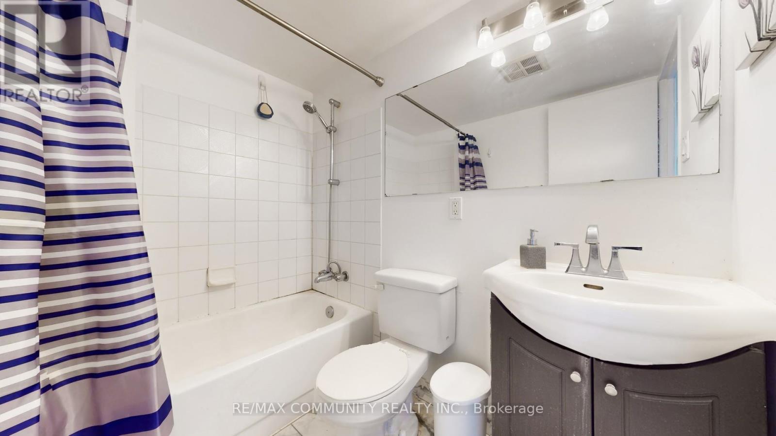 707 - 41 Markbrook Lane, Toronto (Mount Olive-Silverstone-Jamestown), Ontario  M9V 5E6 - Photo 16 - W12856678