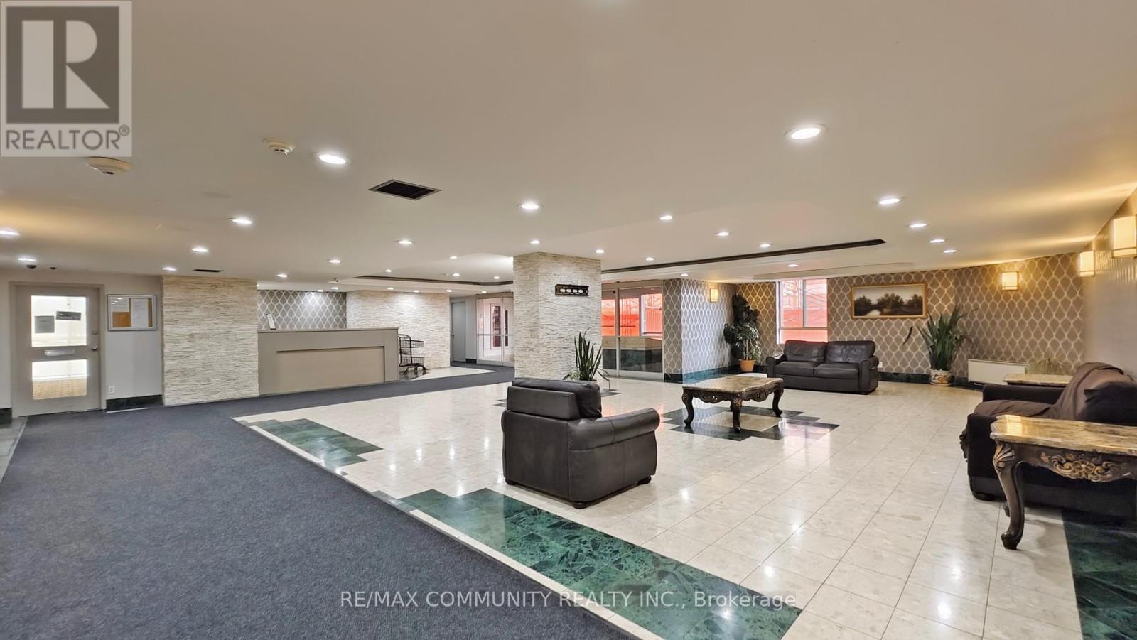 707 - 41 Markbrook Lane, Toronto (Mount Olive-Silverstone-Jamestown), Ontario  M9V 5E6 - Photo 4 - W12856678