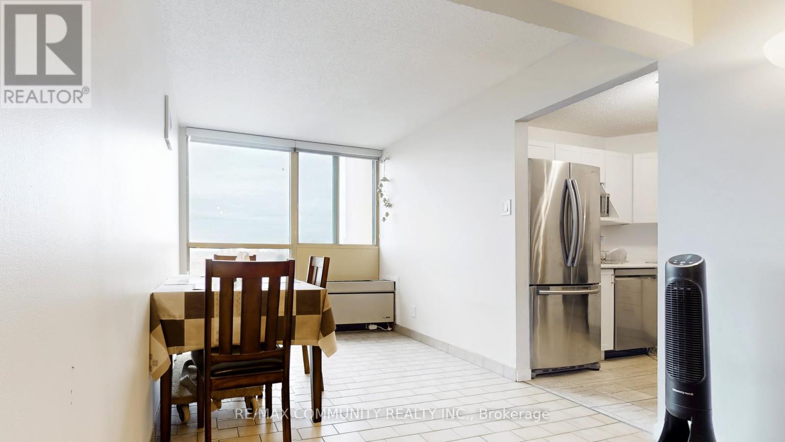 707 - 41 Markbrook Lane, Toronto (Mount Olive-Silverstone-Jamestown), Ontario  M9V 5E6 - Photo 8 - W12856678