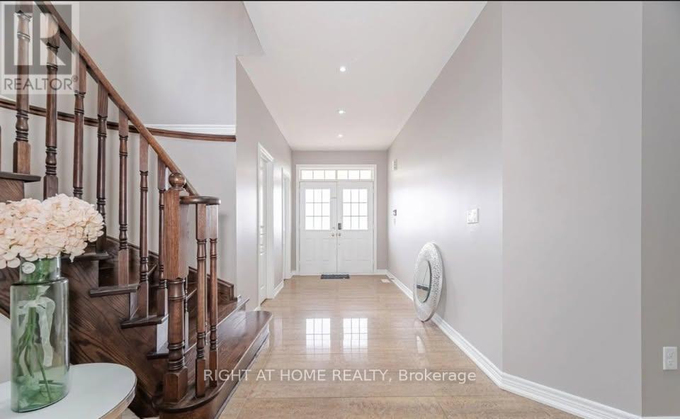 44 Gardenbrooke Trail, Brampton, Ontario  L6P 3J3 - Photo 2 - W12856696