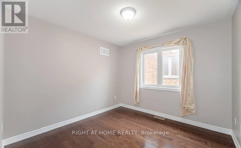 44 Gardenbrooke Trail, Brampton, Ontario  L6P 3J3 - Photo 3 - W12856696