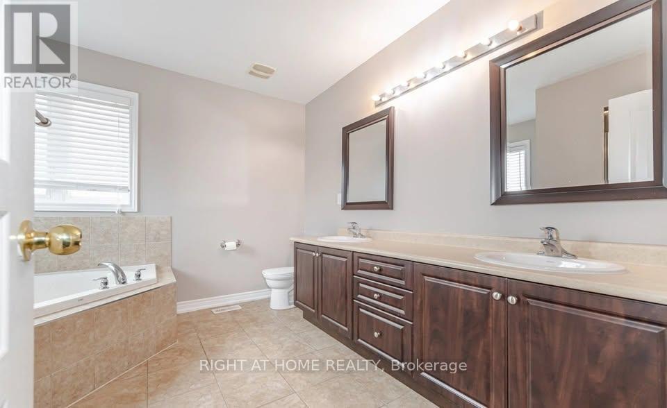 44 Gardenbrooke Trail, Brampton, Ontario  L6P 3J3 - Photo 8 - W12856696