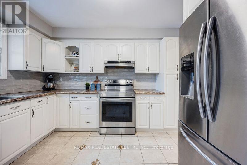 5580 Millbrook Lane E, Mississauga, Ontario  L5M 3X9 - Photo 13 - W12856754