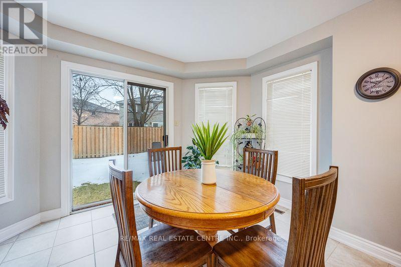 5580 Millbrook Lane E, Mississauga, Ontario  L5M 3X9 - Photo 14 - W12856754