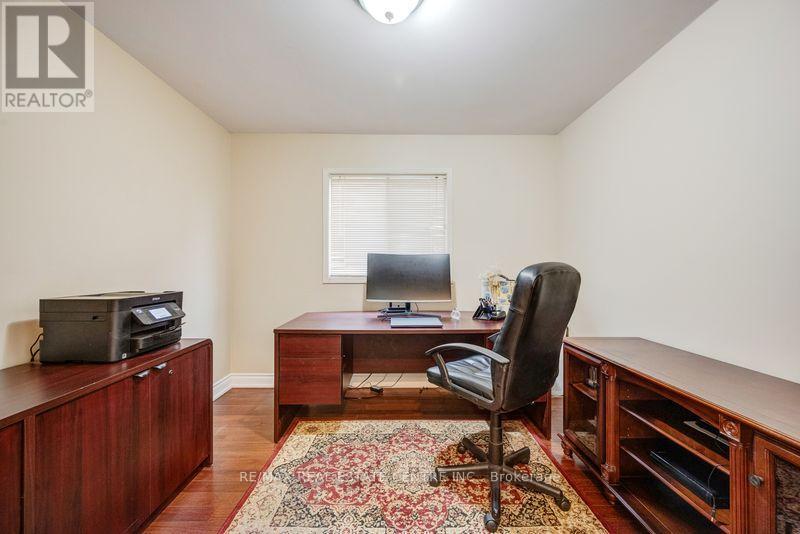 5580 Millbrook Lane E, Mississauga, Ontario  L5M 3X9 - Photo 21 - W12856754