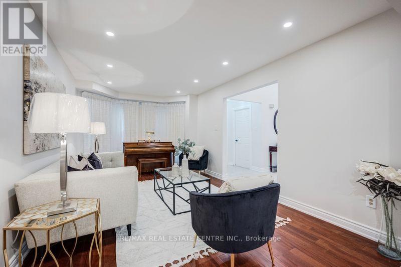 5580 Millbrook Lane E, Mississauga, Ontario  L5M 3X9 - Photo 6 - W12856754