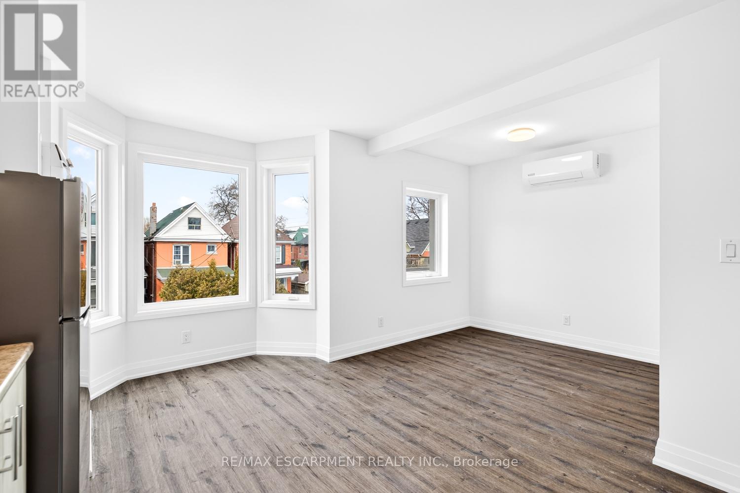 2 - 253 St Clair Boulevard, Hamilton, Ontario  L8M 2P3 - Photo 11 - X12856550