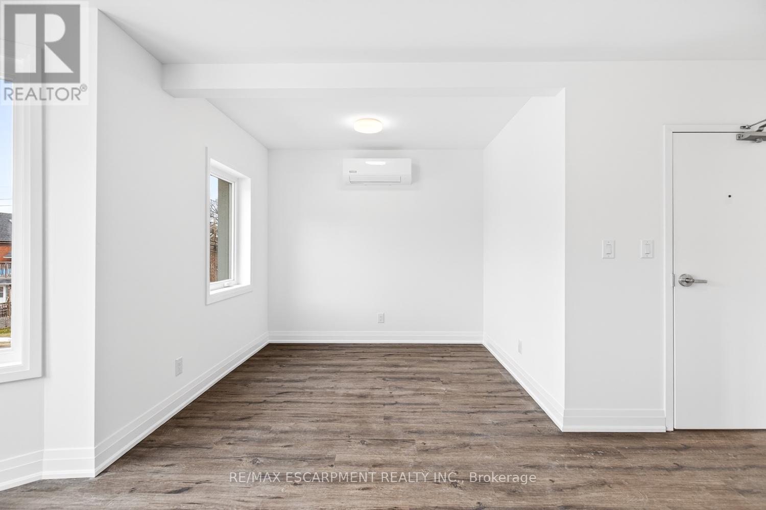 2 - 253 St Clair Boulevard, Hamilton, Ontario  L8M 2P3 - Photo 12 - X12856550