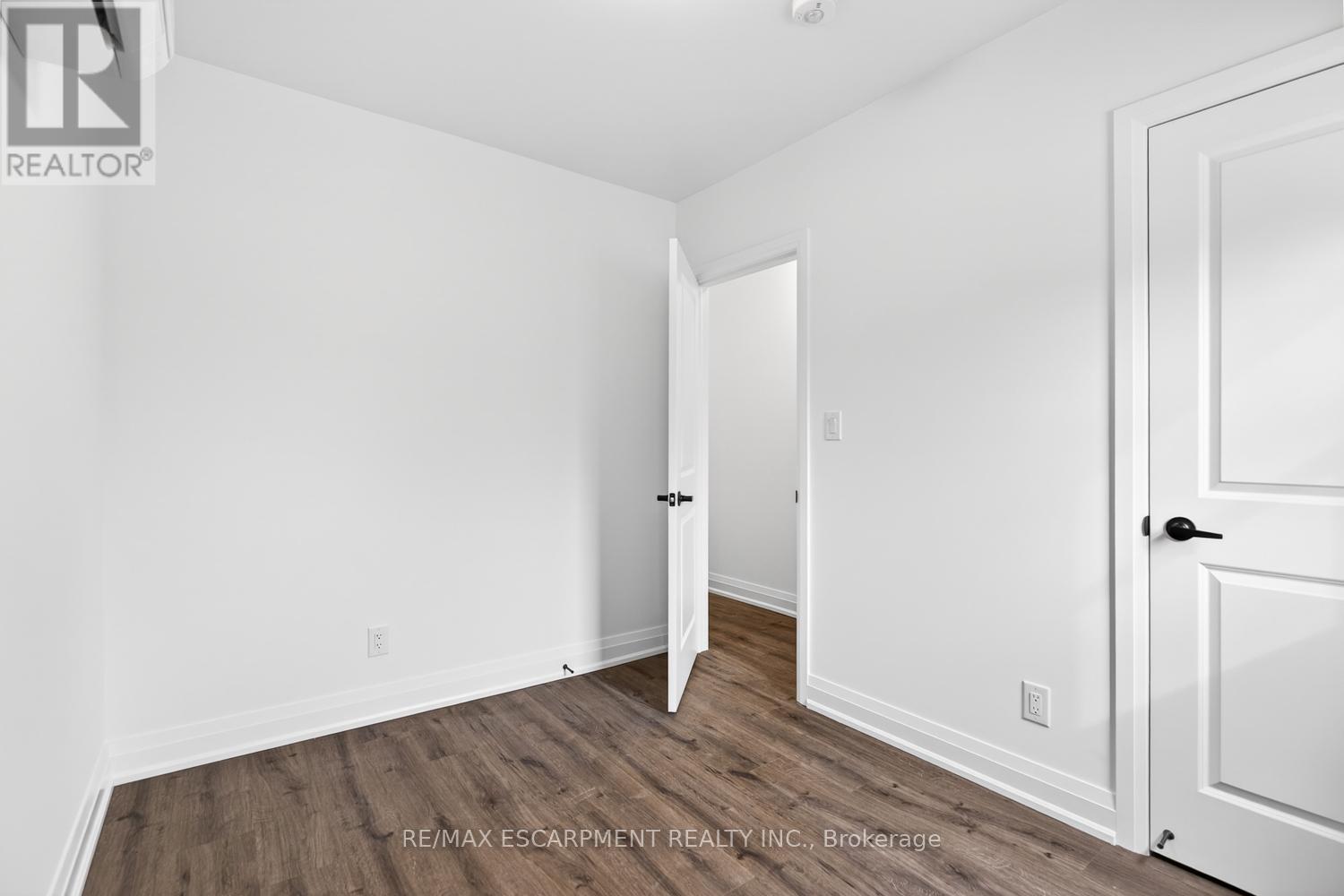 2 - 253 St Clair Boulevard, Hamilton, Ontario  L8M 2P3 - Photo 17 - X12856550