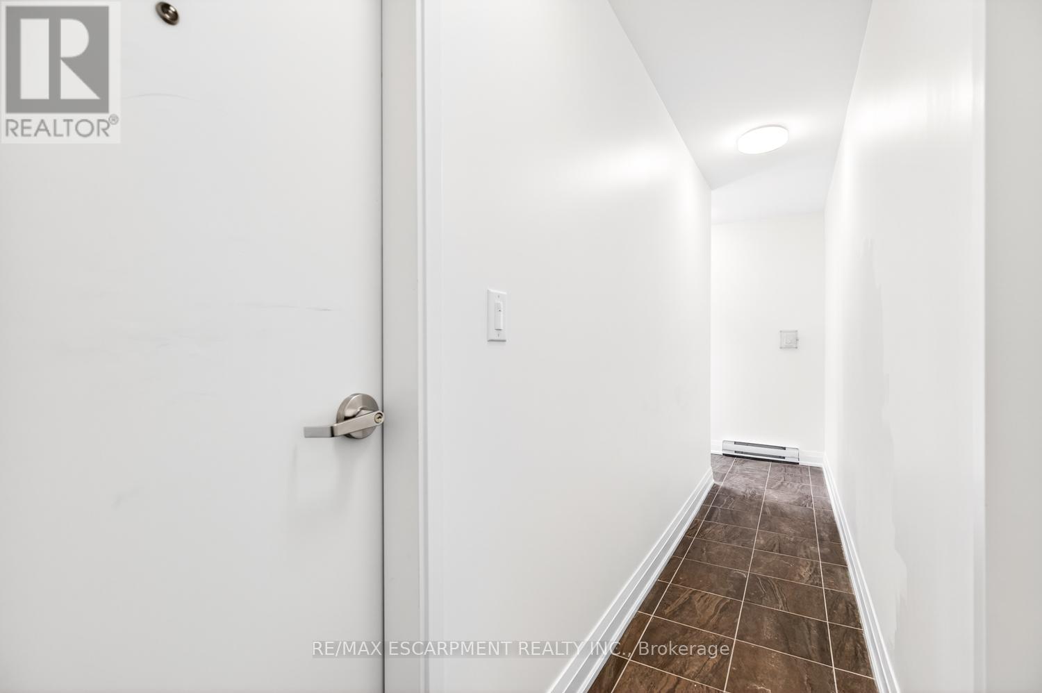 2 - 253 St Clair Boulevard, Hamilton, Ontario  L8M 2P3 - Photo 4 - X12856550