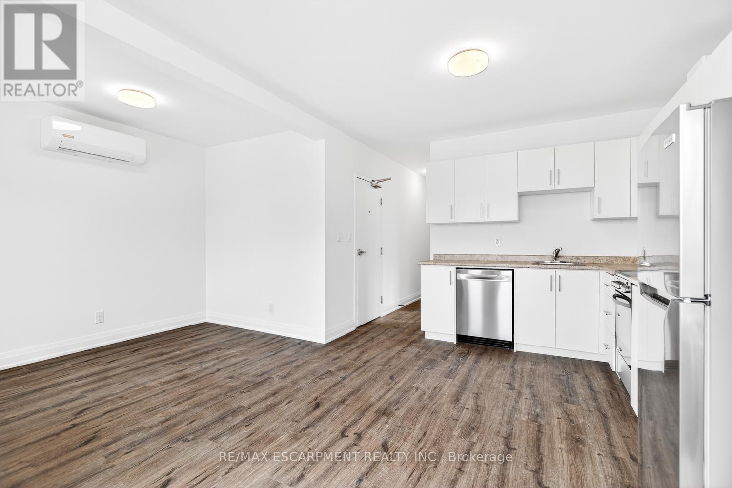 2 - 253 St Clair Boulevard, Hamilton, Ontario  L8M 2P3 - Photo 6 - X12856550